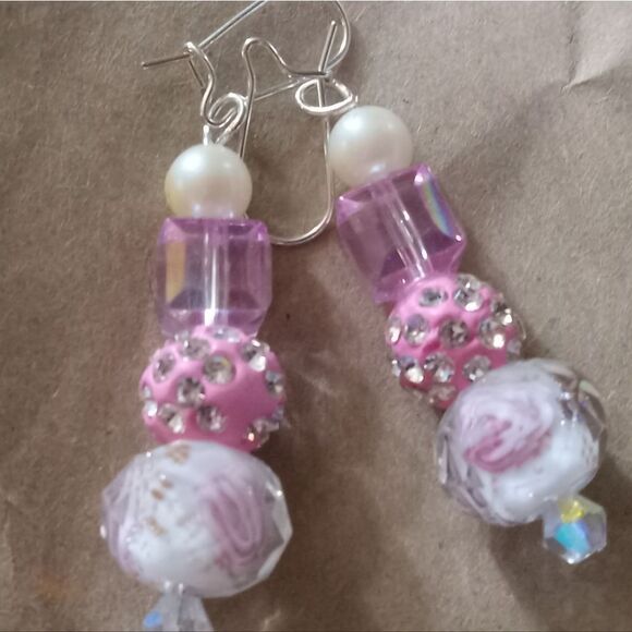 Crystal Earrings.Faceted,hand painted bottom crystal. Hypoallergenic kidney wire - Picture 2 of 4